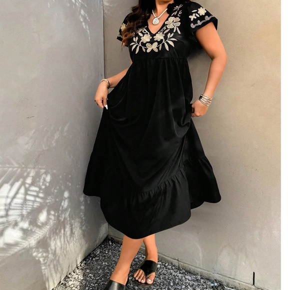 Plus Floral Embroidered Frill Neck Short Sleeve Ruffle Hem Dress - Picture 3 of 8